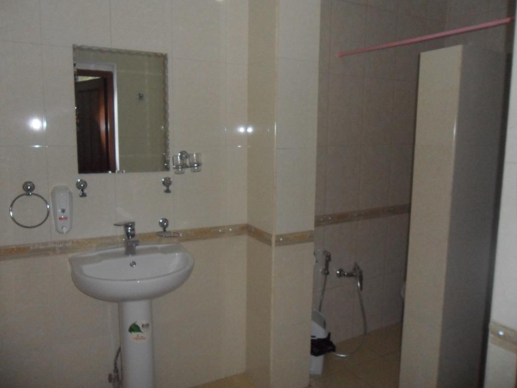Kuze Hostel อัลมาตี ภายนอก รูปภาพ