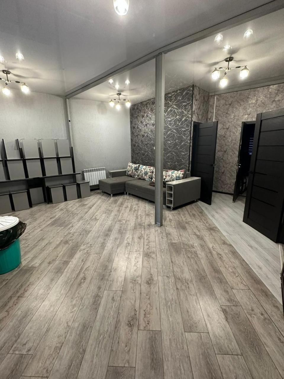 Kuze Hostel อัลมาตี ภายนอก รูปภาพ