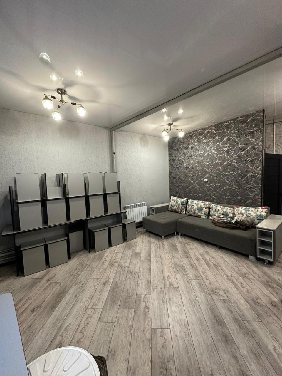 Kuze Hostel อัลมาตี ภายนอก รูปภาพ