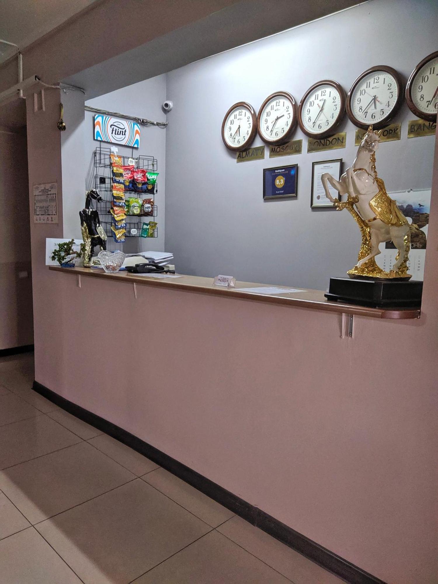 Kuze Hostel อัลมาตี ภายนอก รูปภาพ